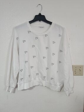 lei White Sweatshirt with Small Black Butterfly Prints